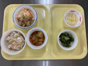 季節メニュー　桜エビと枝豆の混ぜご飯